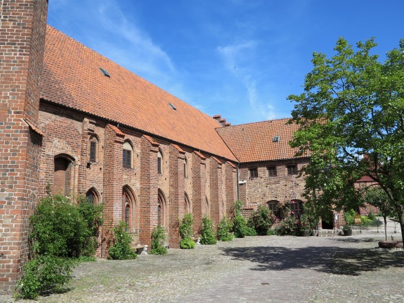 Ystads kloster - den östra längan som byggdes i tegel på 1400-talet. Idag museum.