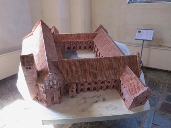 Modell av Ystads franciskanerkloster, fullt utbyggt skick i början av 1500-talet.